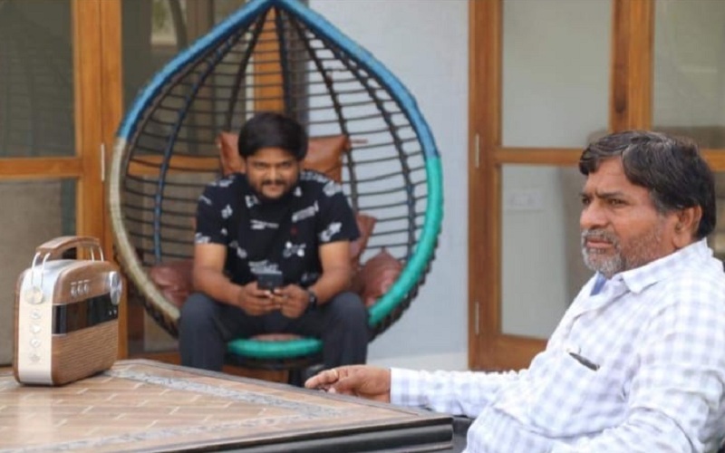 hardik patel father