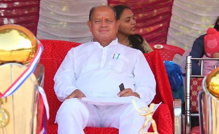 વિકાસ કામોના લોકાર્પણ દરમ્યાન આદિજાતિ વન પ્રધાન રમણ પાટકર ખુદ કોરોના ભૂલ્યા ! 3 4