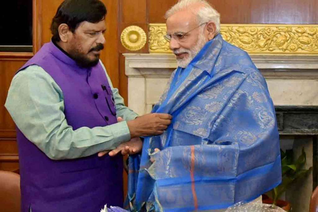 પ્રશાંત કિશોરના ન બનશો હેવાયા, નરેન્દ્ર મોદી છે પાક્કા આંબેડકરવાદી, 2024માં ફરી PM બનશે મોદી – કેન્દ્રીય મંત્રી આઠવલે 4 10