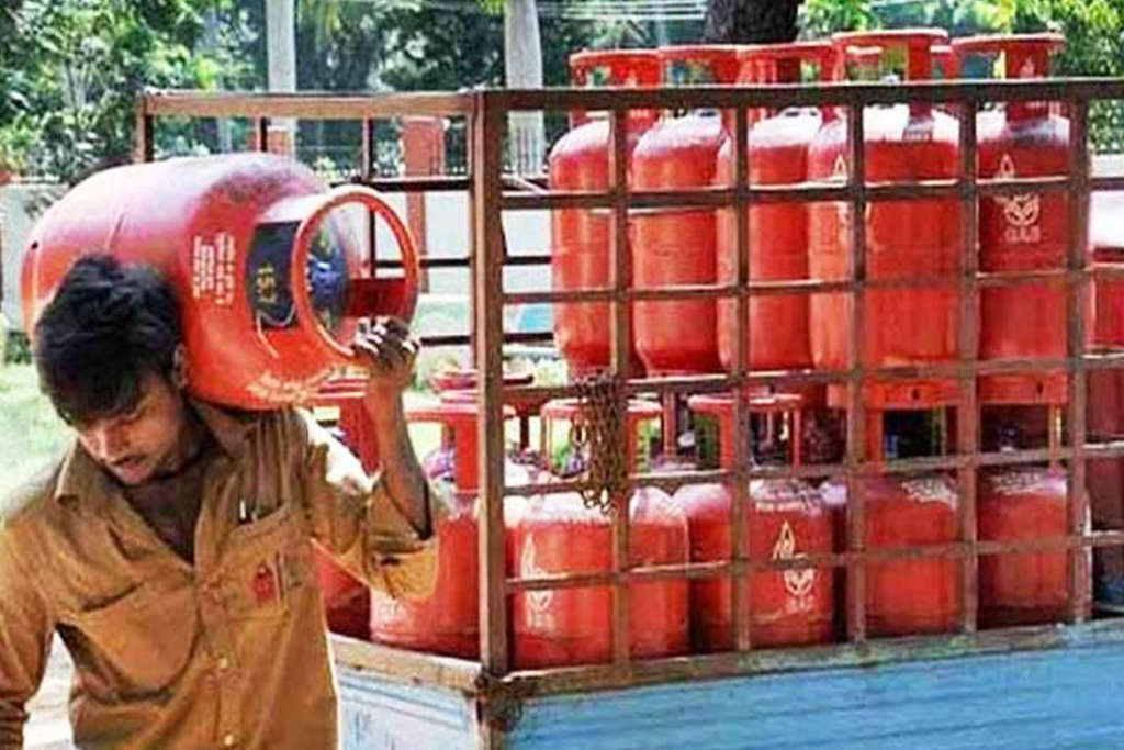 ફક્ત 30 જૂન સુધી: 809 રૂપિયાના LPG સિલિન્ડર ફક્ત 9 રૂપિયામાં મળશે! 4 16