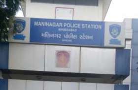 મણિનગર પોલીસ સ્ટેશનના વહીવટદાર ચિરાગ ચુડાસમની રૂપિયા કમાવવાની નવી તરકીબ આવી સામે ! બુટલેગર જોડે ધંધો કરાવવાનો અને લેવા આવનાર ગ્રાહકો પાસે તોડ કરવતા હોવાની ચર્ચાઓએ જોર પકડ્યું ! 73 Satya Day