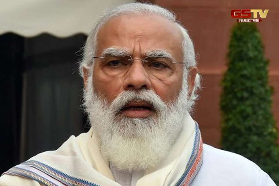 રેલ્વે અધિકારીઓ કામ કરવાની પધ્ધતિ ના બદલે તો તેમને વહેલા નિવૃત્ત કરી દેવા : PM MODI modi 021 1 960x640 1