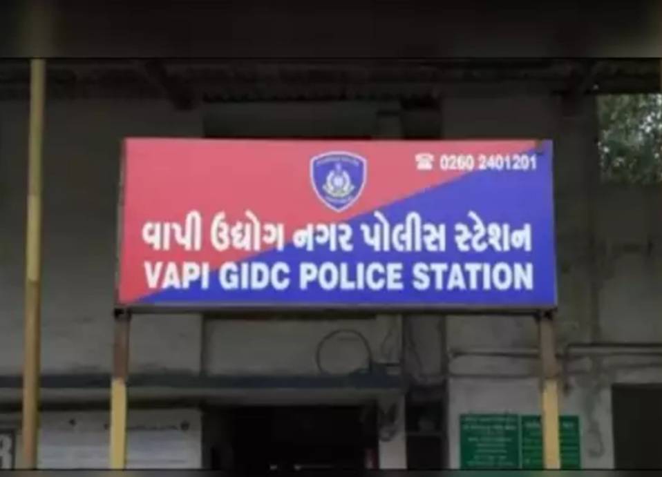 કલિયુગ માં થયો ચમત્કાર, મૃત્યુલોક માં ગયેલા દુકાન માલિક ત્રણ વર્ષ બાદ પૃથ્વીલોક માં આવ્યા અને દુકાન વેચી જતા રહ્યા !! વાપી ની સત્ય ઘટના એ ભ્રષ્ટાચાર ની પોલ ખોલી ! Screenshot 20210902 131237 Chrome