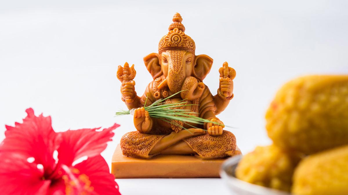 19 04 401001660Significance Of Durva Grass Satya Day