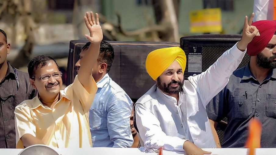 Arvind Kejriwal Bhagwant Mann 1693825169 Satya Day