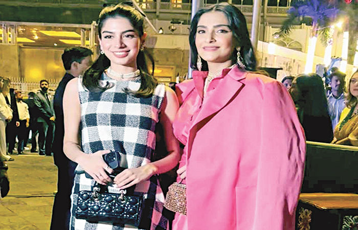 Speculations Of Rift Between Cousin Khushi And Sonam Kapoor Satya Day