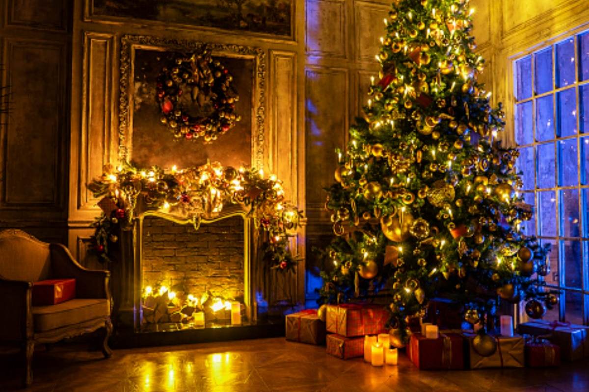 What is the story of Christmas celebrated with great pomp every year