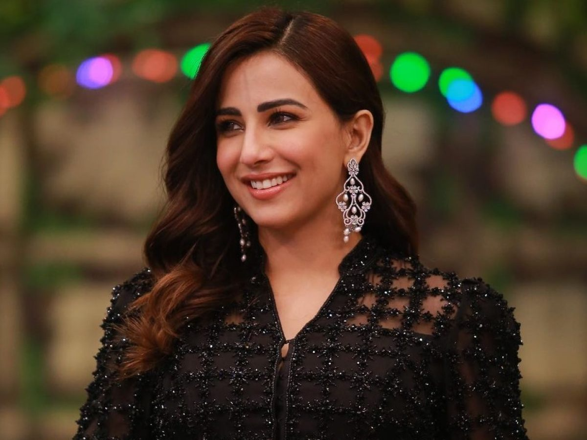 Controversial Statement Of Pakistani Actress That Women Wear Burqa To Hide Weight Satya Day
