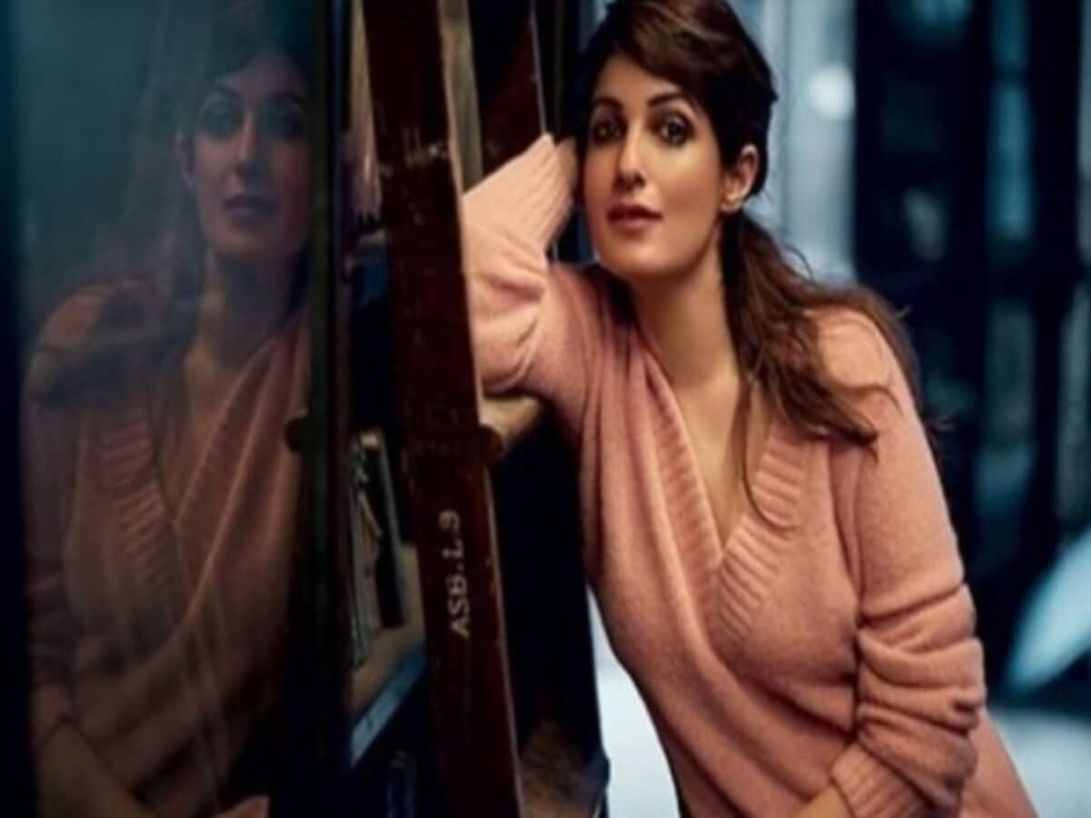 twinkle khanna says she was starving during shahrukh khan starrer badshah says actresses tell a lie