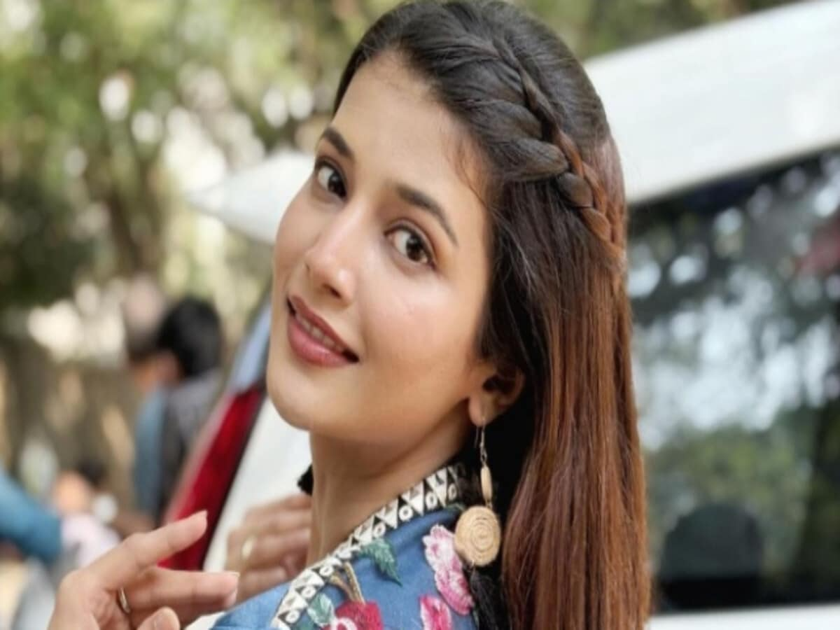 Yeh Rishta Kya Kehlata Hai Fame Samridhii Shukla Aka Abhira Replies Is Show Going Off Air After Notice Satya Day