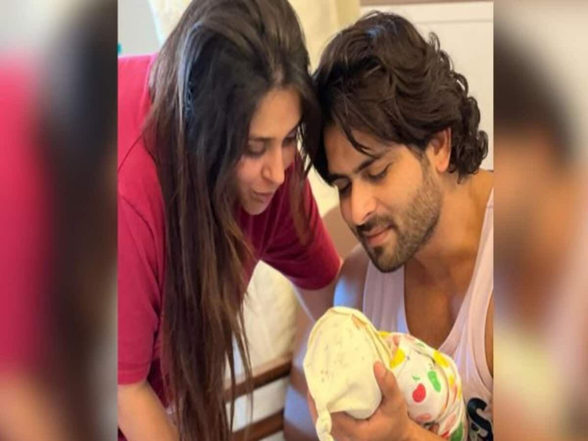 dipika kakar shares a post with the family photo users trolled her and shoaib ibrahim