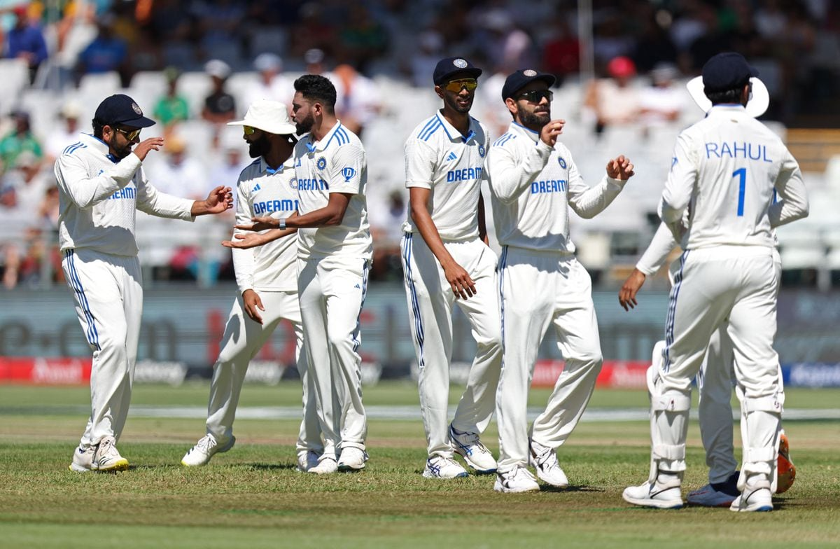 the first two innings of a test were completed in 349 balls the first time in 122 years