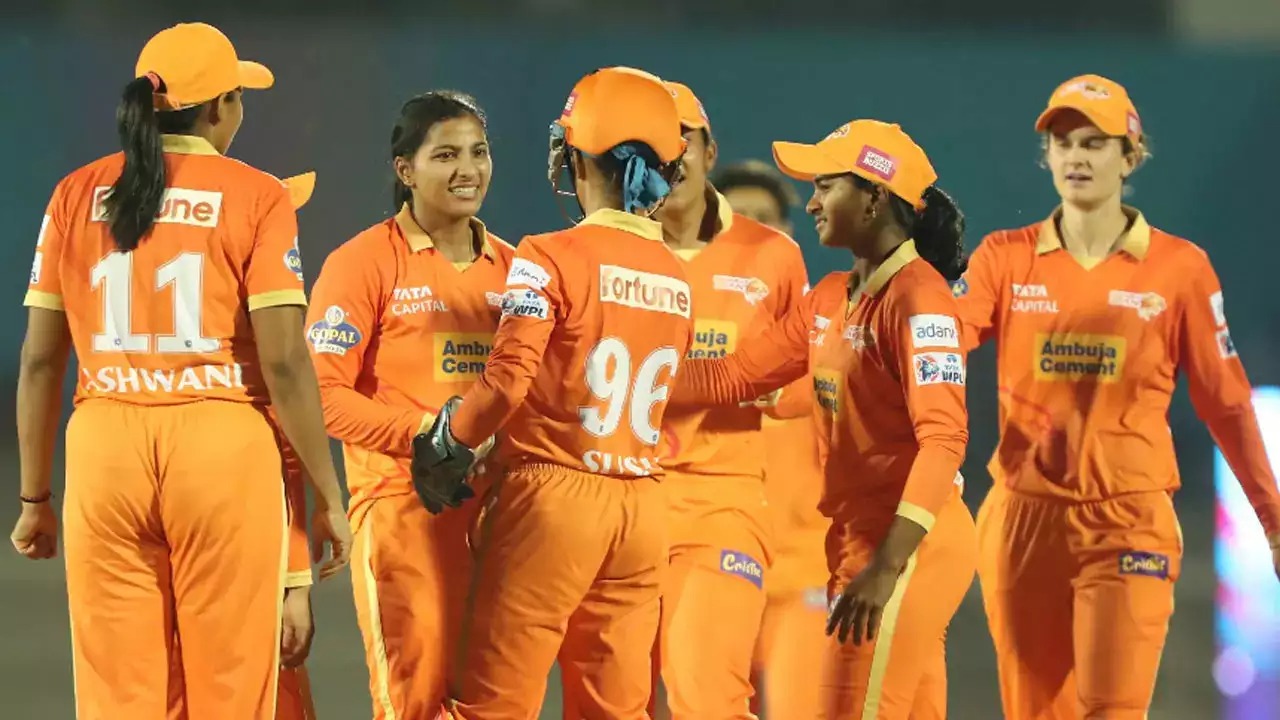 which shot is the most favorite of this australian of gujarat giants