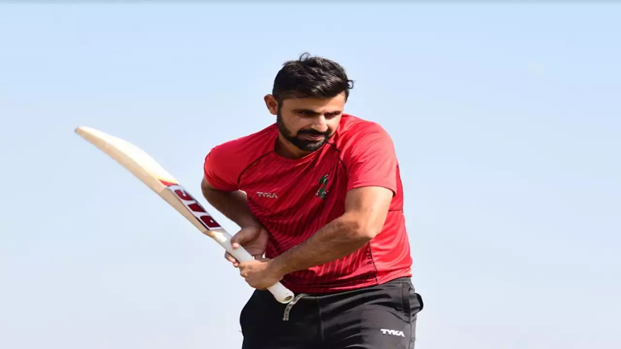 TARUWAR KOHLI