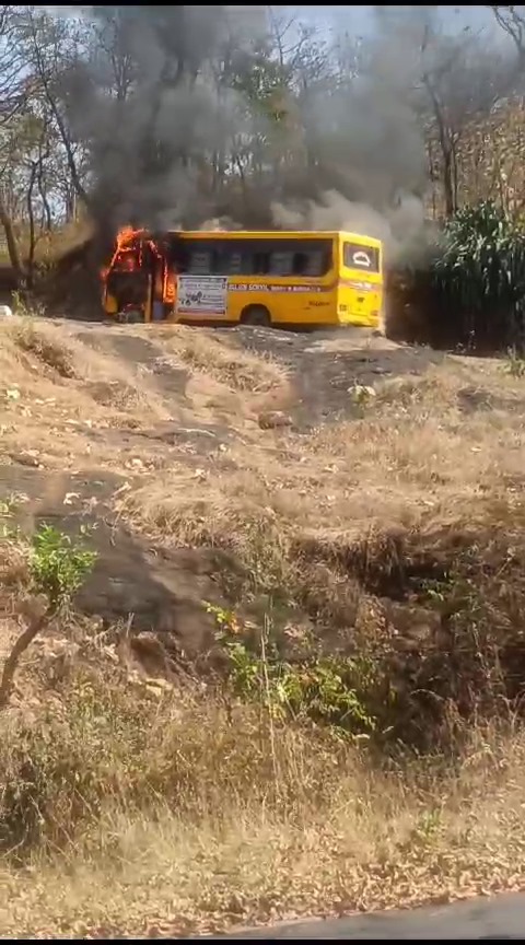 valsad bus aag ghtna