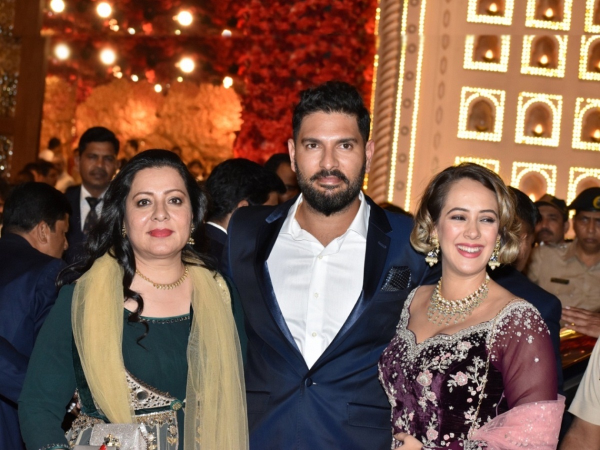 Adlgifln Yuvraj Singh Satya Day