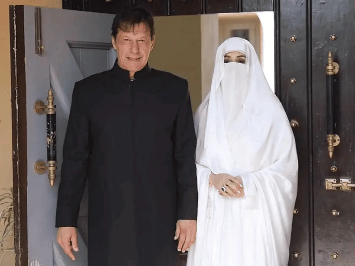 Imran Khan And Wife Bushra Satya Day