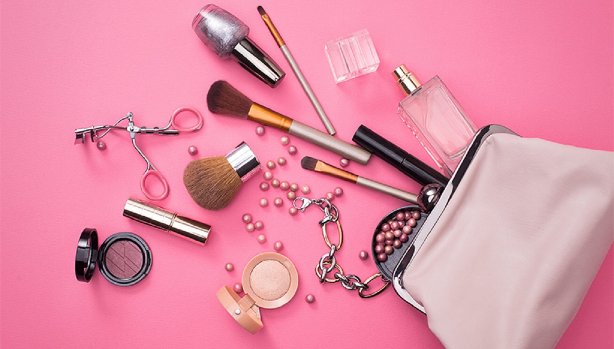 MAKE UP KIT