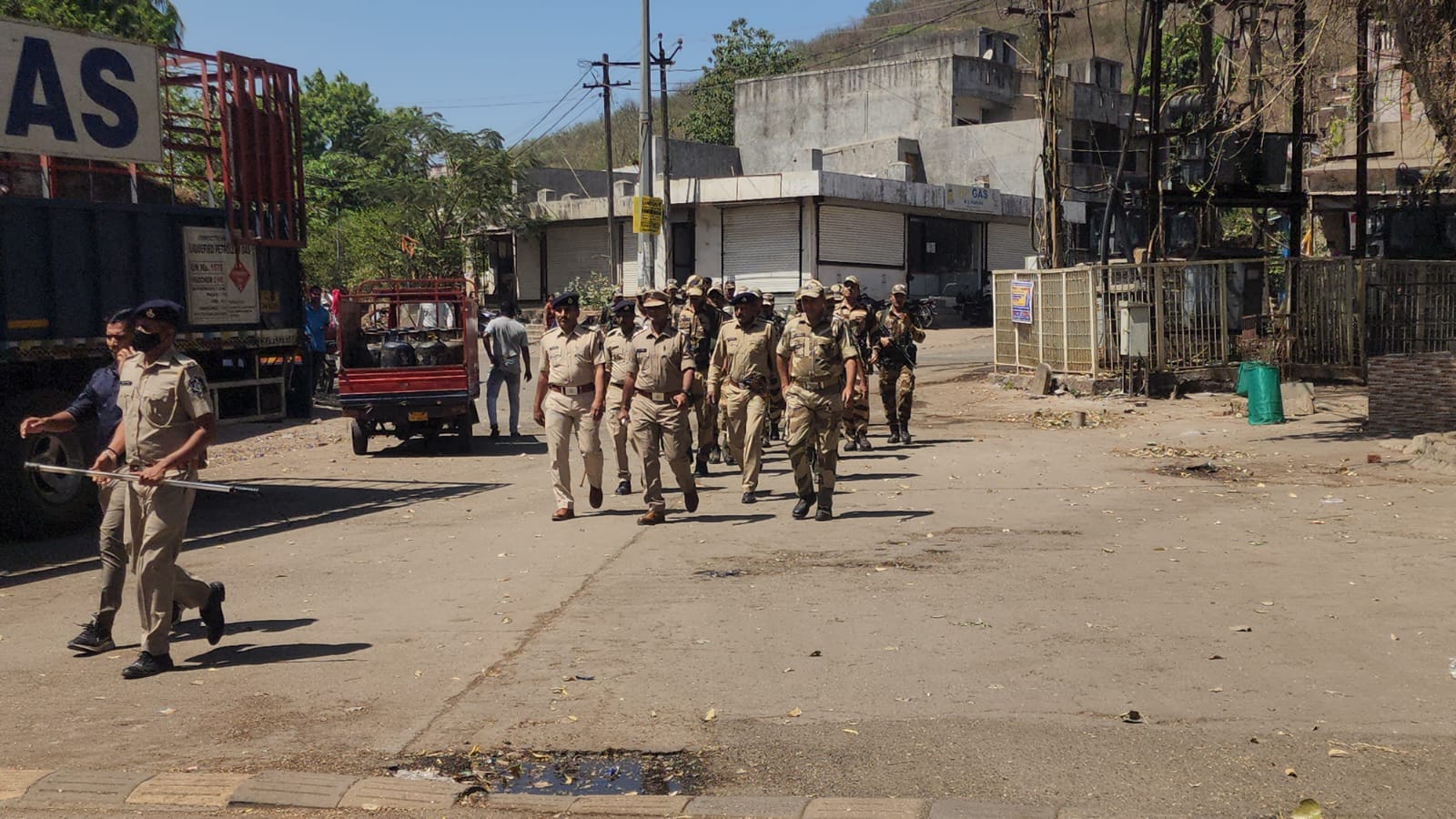 પોલીસ એ ફૂટ માર્ચ કાઢી