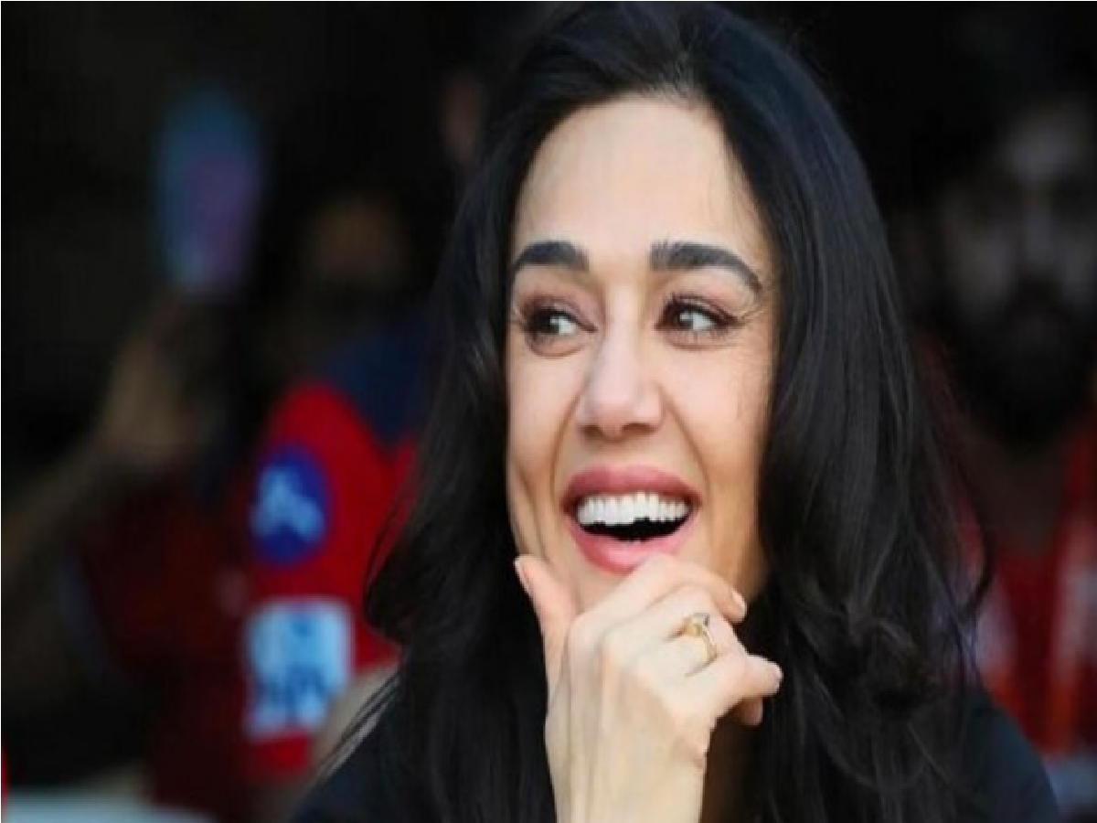 pKzKyVX1 bollywood news