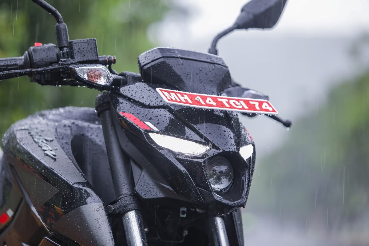 Bajaj 2 Satya Day