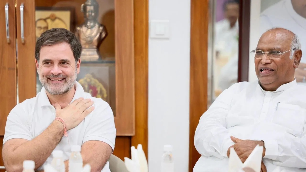 jLK7DCdY RAHUL GANDHI 1