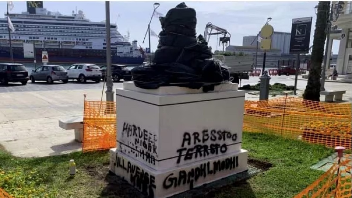 khalistan gandhiji statue