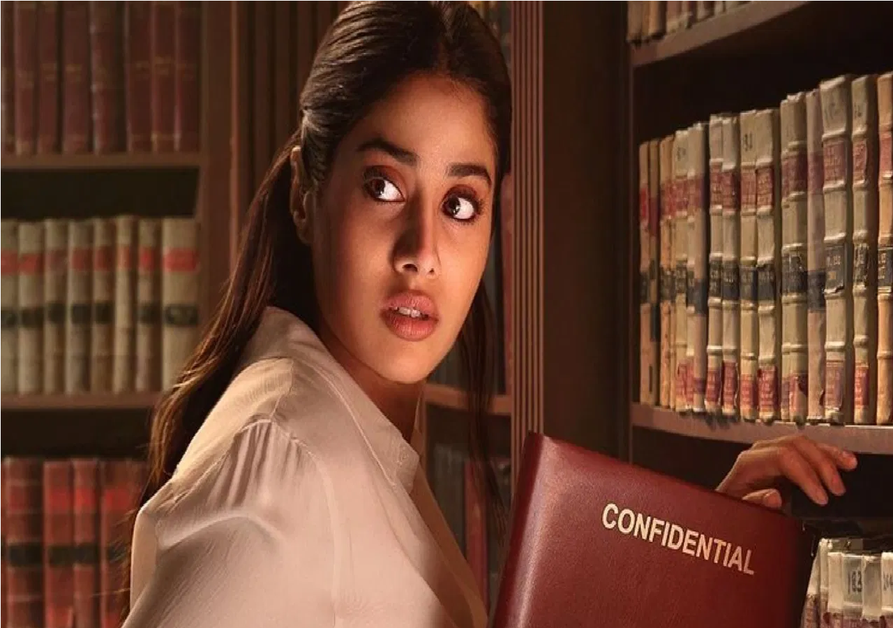 BK5yrCo1 Janhvi Kapoor