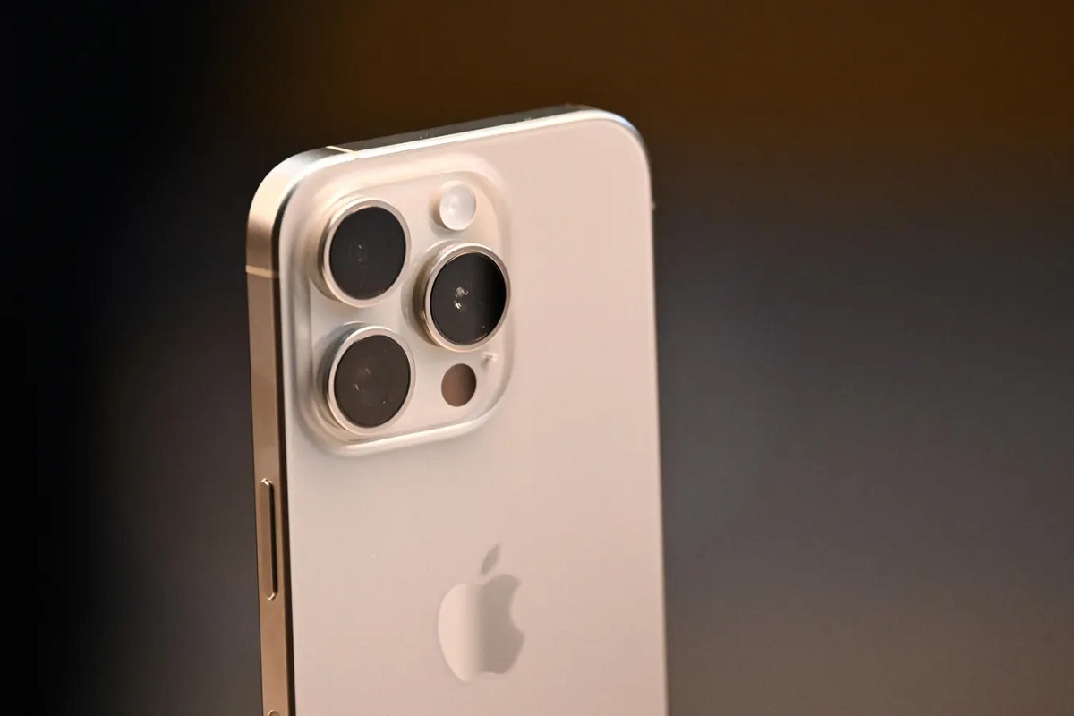 iPhone 16