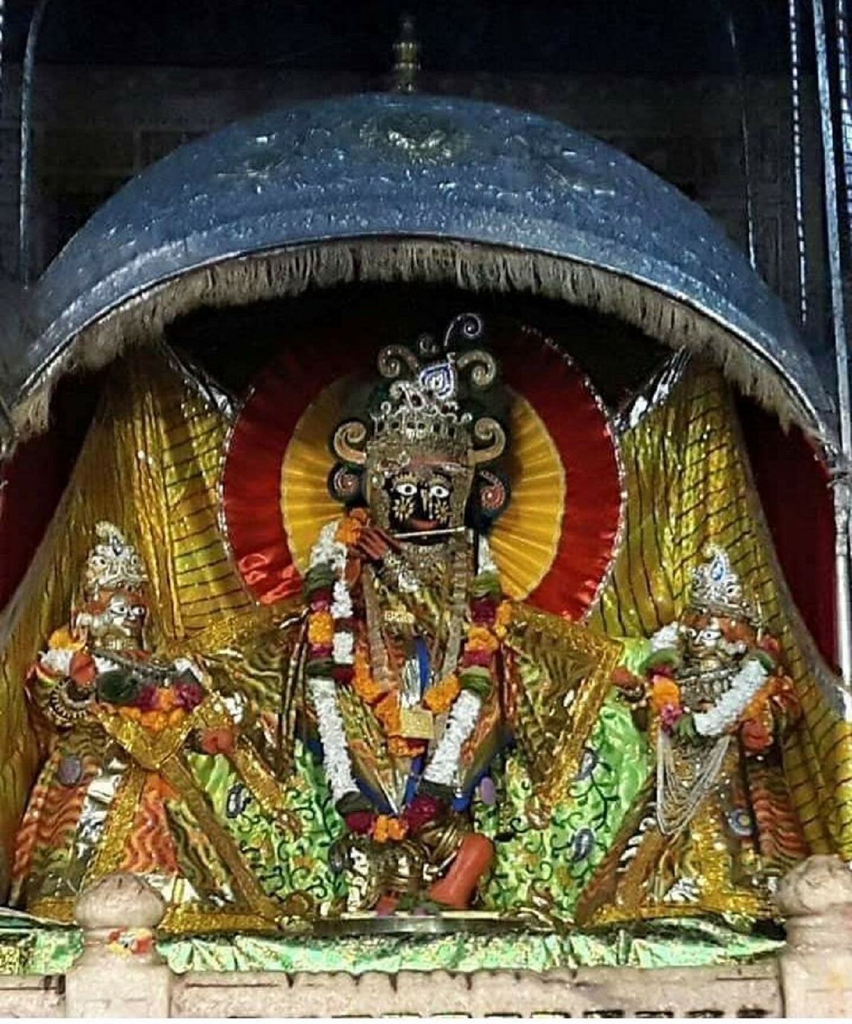 madan mohanji temple.2