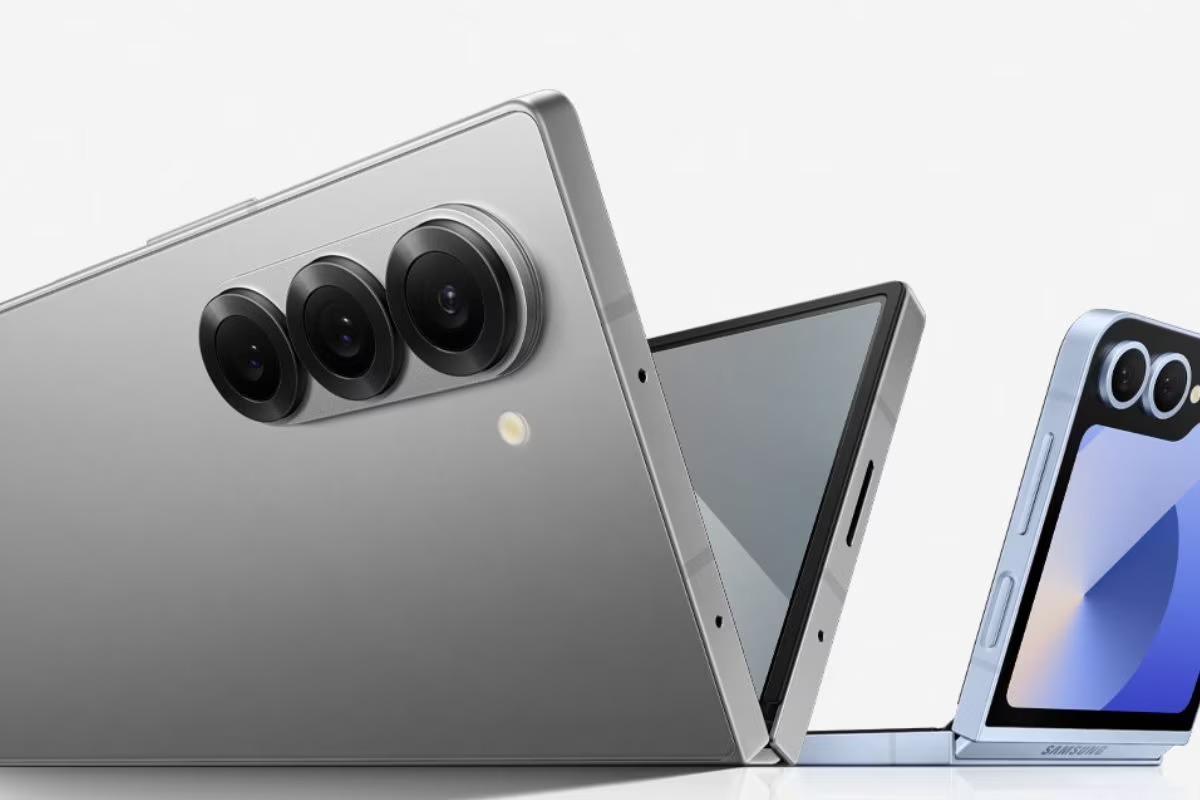 Foldable phone