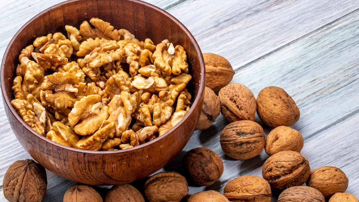 Walnut peels