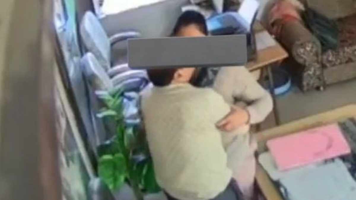 Principal-Teacher Caught On Cctv