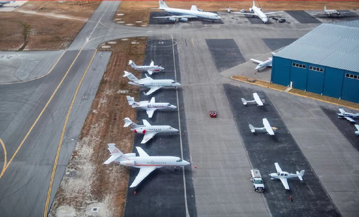 Every One Has Plane