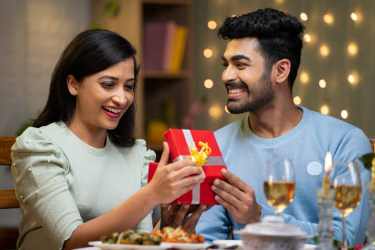 Gift To Partner On Valentine Day