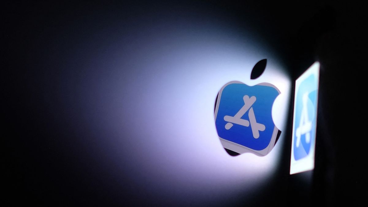 Apple Bans 135,000 Apps