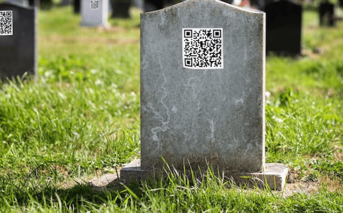 QR codes found on 1000 graves