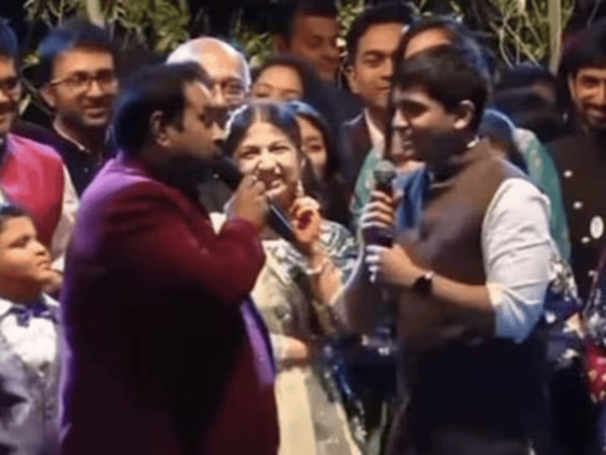Groom Sang The Entire Song In One Breath
