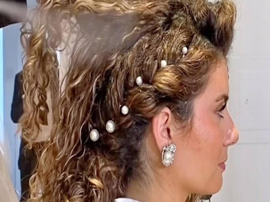 Trendy Hairstyle For Bride