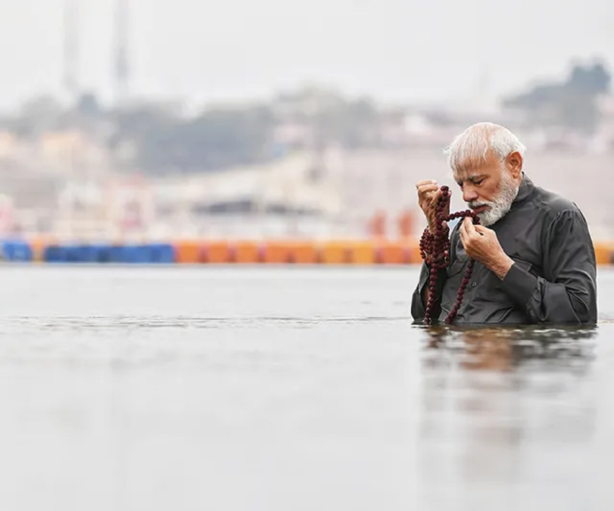 Pm Modi Mahakumbh Snan