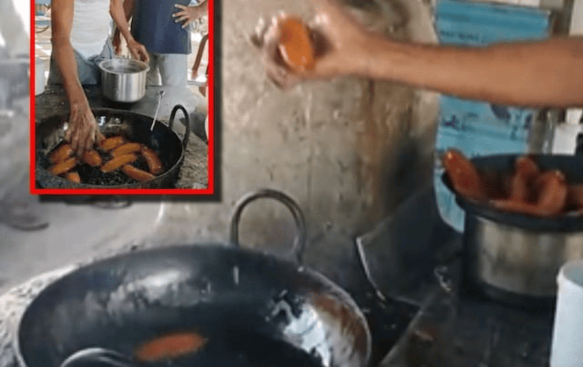 Viral Pakora Frying Men