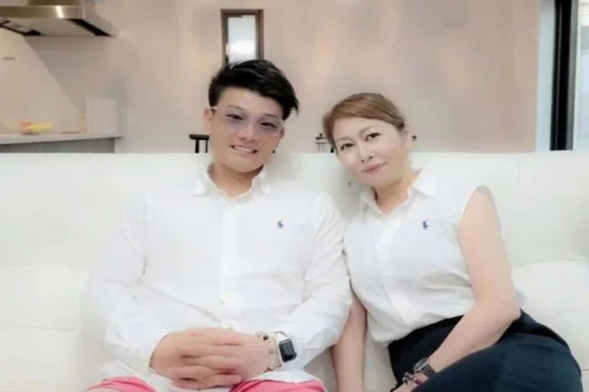 Japanese Couple Goes Viral
