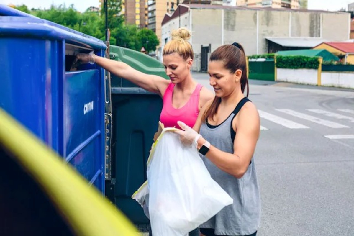 Girl Become Dumpster Diver