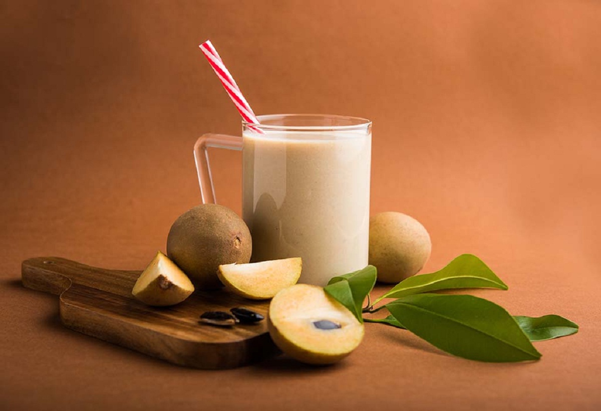 Chickoo Milkshake Recipe