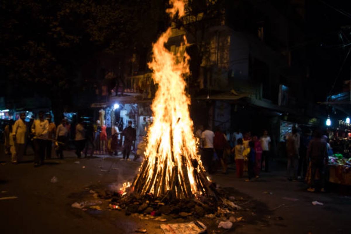 Holika Dahan 2025