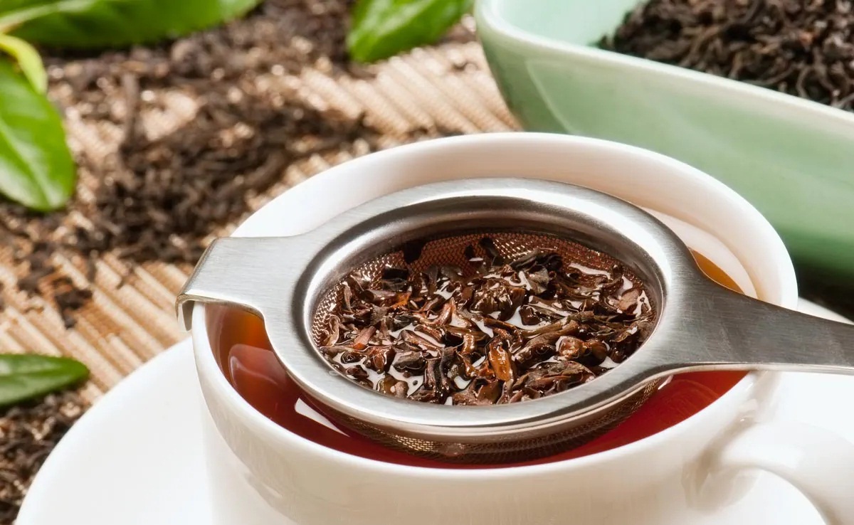 Leftover Tea Leaves Uses