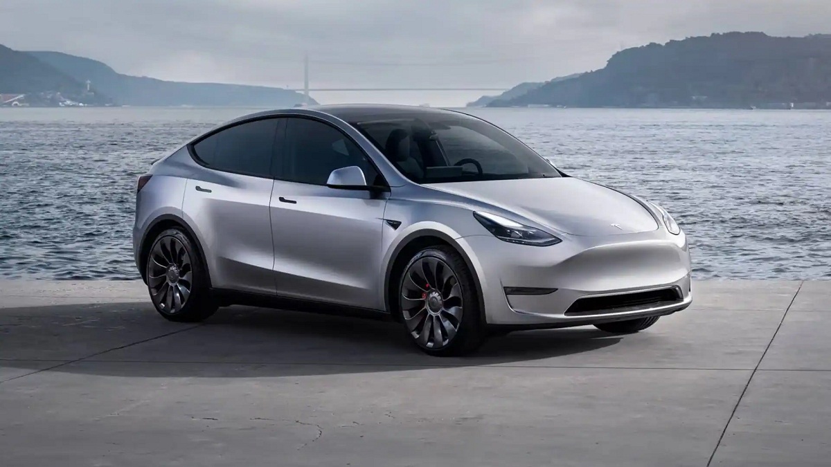Tesla Model Y 2025