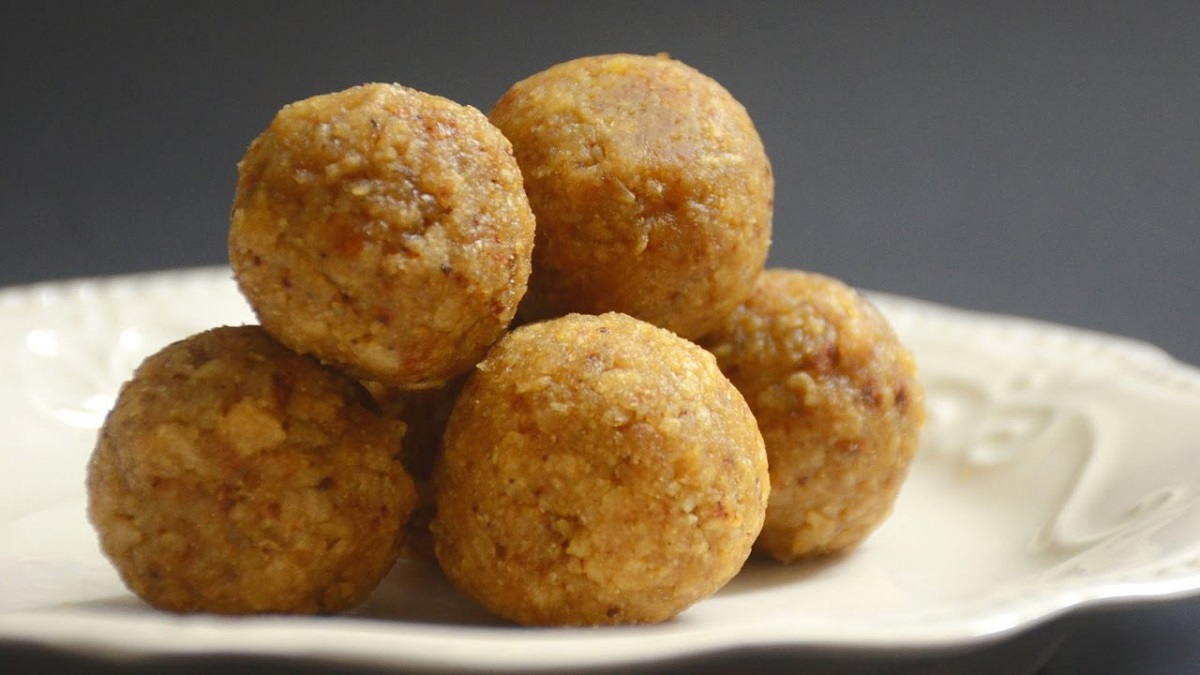 Leftover Roti Laddu Recipe