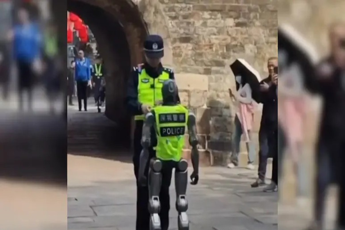 China Ai Robot Police