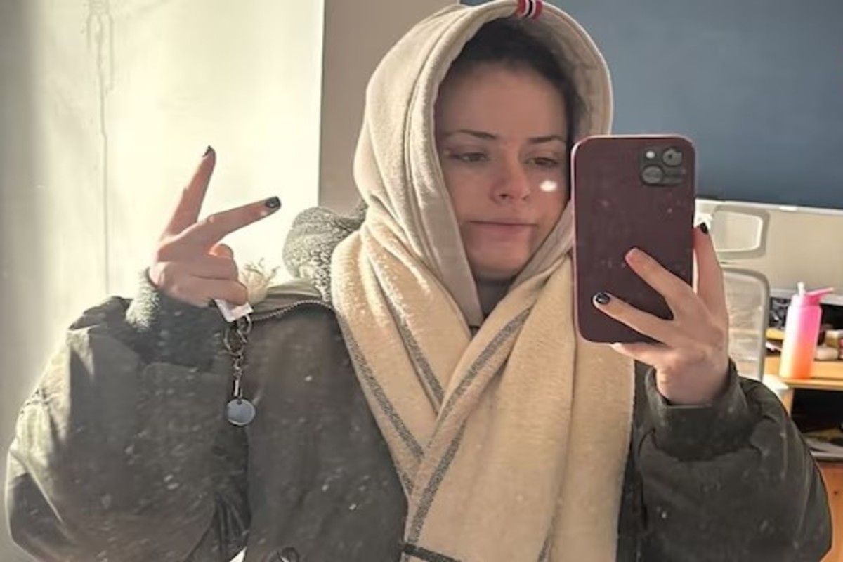 Girl Suffer From Weird Disease